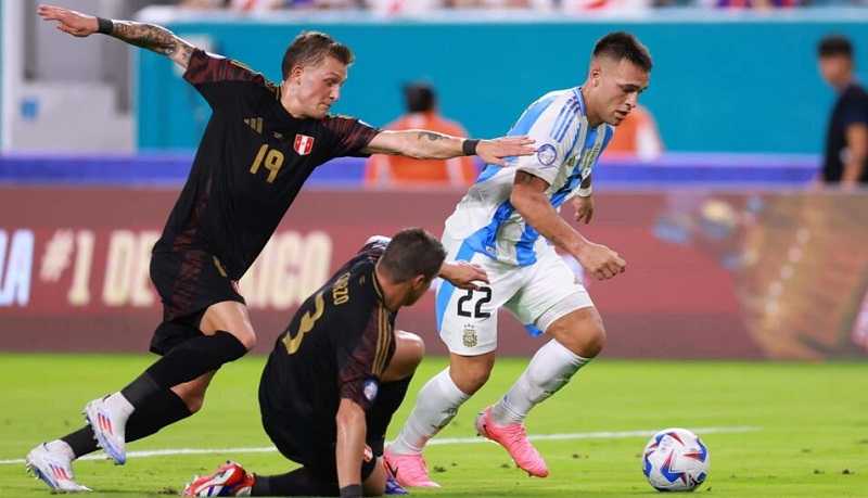 Tanpa Messi, Argentina Juarai Grup A Usai Taklukkan Peru 2-0
