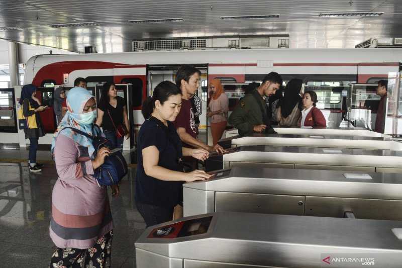 Tarif Transjakarta-MRT dan LRT Rp1 Dalam Rangka HUT Ke-79 TNI