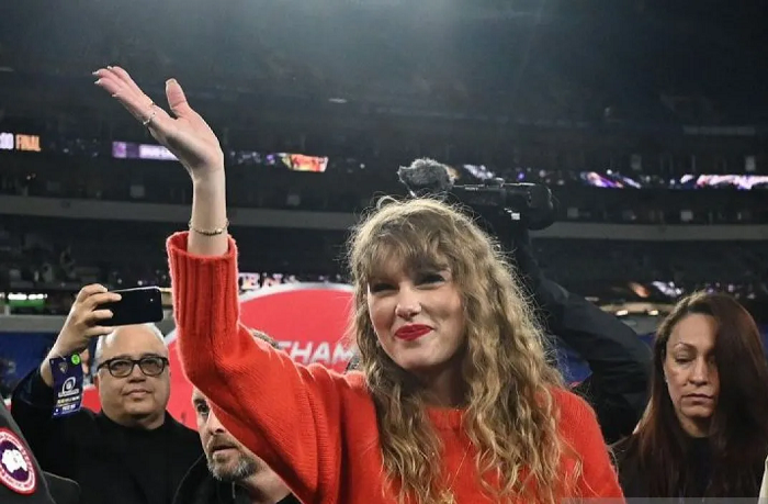 Taylor Swift Kembali Semangati Travis Kelce di Kejuaraan AFC 2024