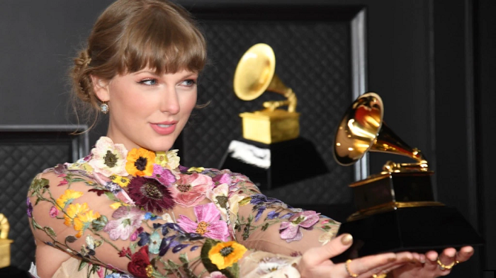 Taylor Swift, Penyanyi Perempuan Pertama Penerima 'Global Icon' Brit Awards