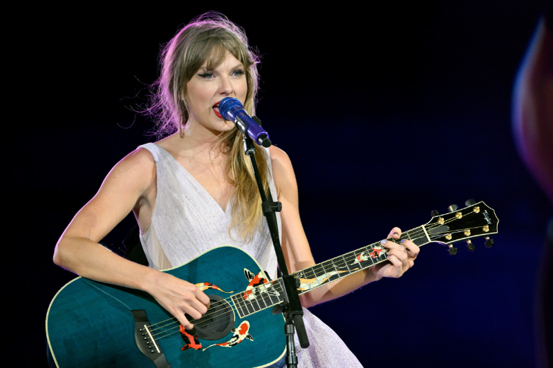 Taylor Swift Terpilih sebagai Salah Satu Gitaris Inspiratif dalam 20 Tahun Terakhir