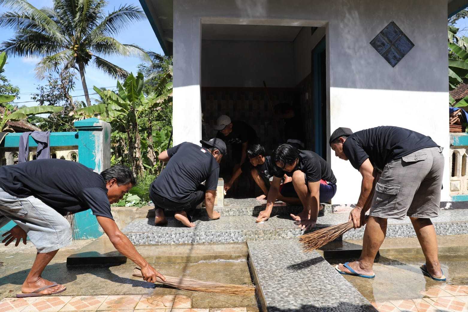 Tebar Manfaat, Ganjar Muda Padjajaran Galakkan Aksi Bersih-Bersih Lingkungan di Kota Banjar