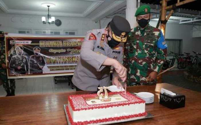 Tengah Malam Seorang Brigjen TNI Bersama Prajuritnya Datangi Rumah Kapolda, Ini yang Kemudian Terjadi