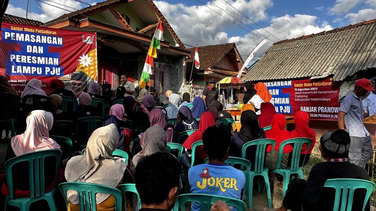 Terangi Jalan, Ganjar Muda Padjajaran Pasang Lampu JPU di Beberapa Titik di Tasikmalaya 1