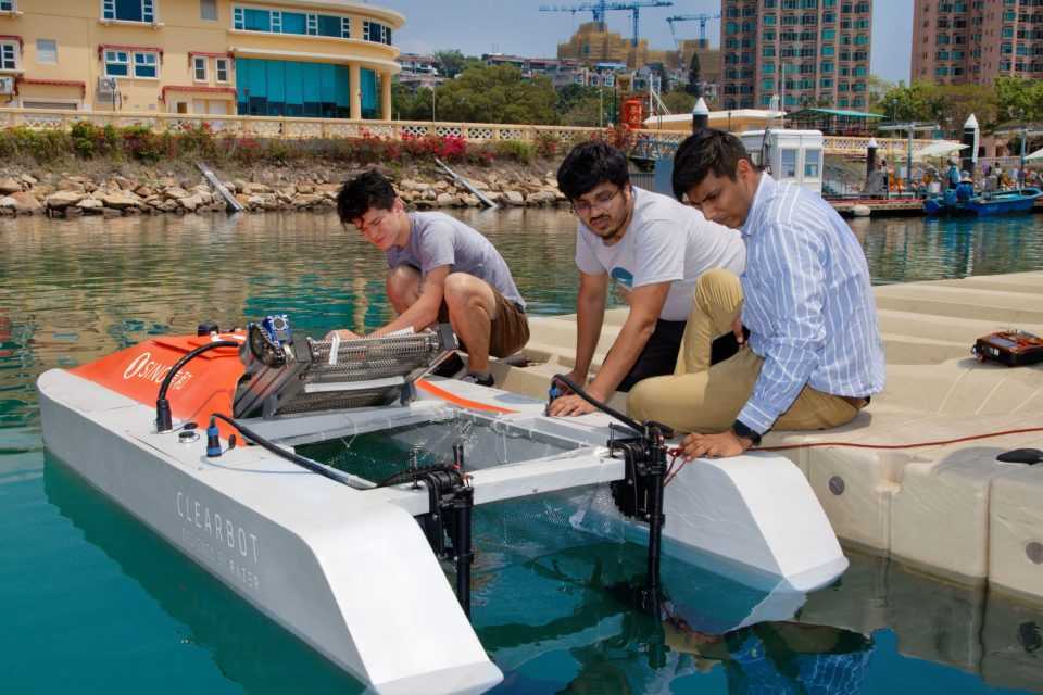 Terinspirasi dari Bali, Perahu Robot Bertenaga AI Mengumpulkan Berton-ton Sampah Plastik di Sungai