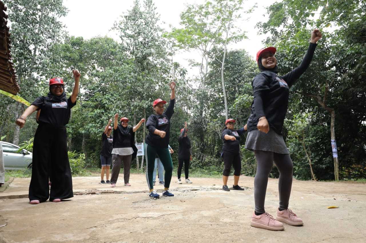 Terinspirasi dari Ganjar Pranowo, Komunitas Sopir Truk Sehatkan Warga Serang, Banten dengan Senam