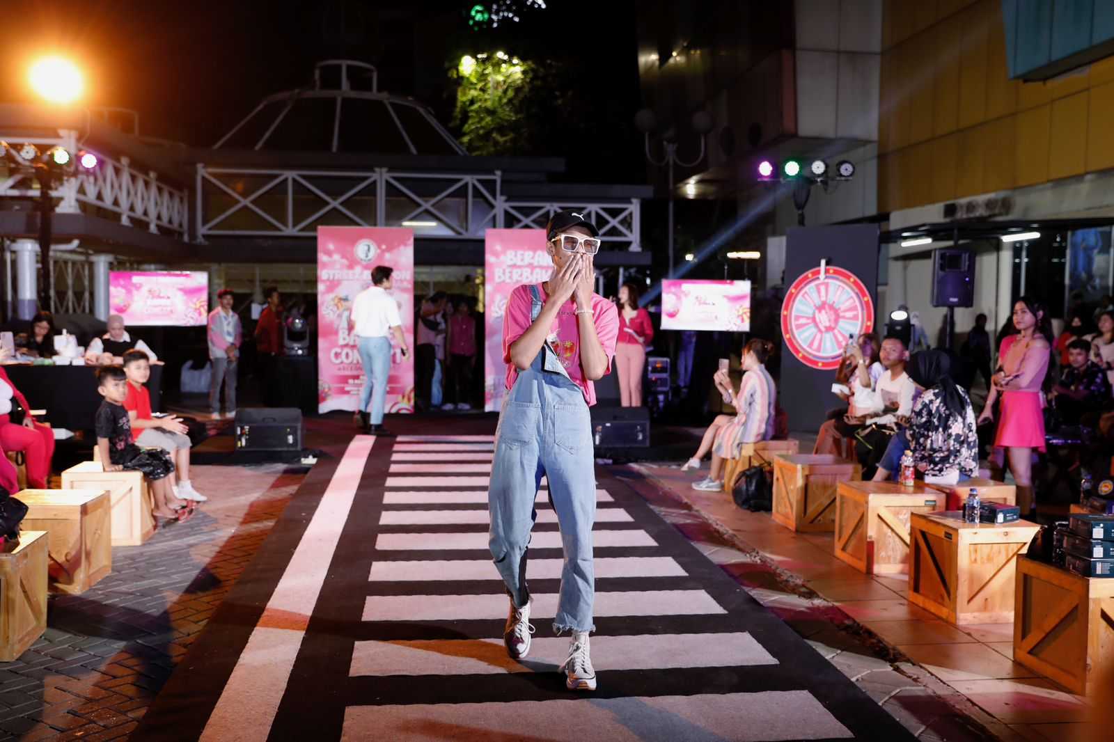 Terinspirasi Sosok Ganjar, Gabungan Seniman Indonesia Gelar Street Fashion Show di Jaksel 3