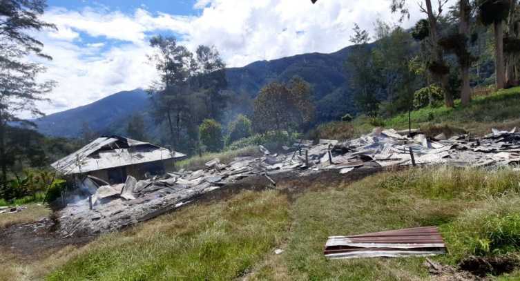 Teror Kelompok Separatis Papua Kian Menjadi-jadi, Rumah Kepala Suku Pun Dibakar