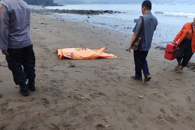 Terseret Ombak di Pantai Tulungagung, Wisatawan yang Hilang Ditemukan Meninggal