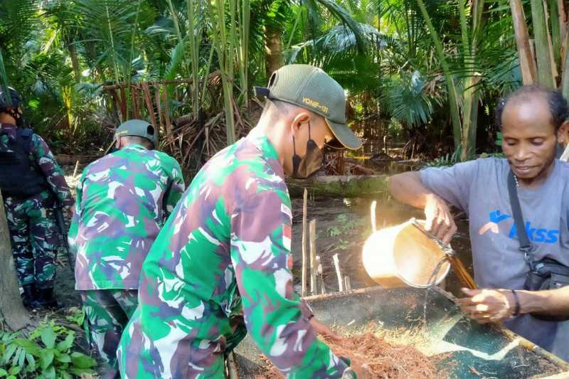 Tidak Hanya Memburu KKB, Anggota Satgas TNI Juga Jago Lakukan Ini untuk Warga Papua