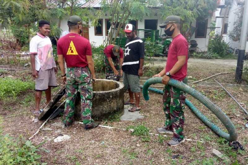 Tidak Hanya Memburu KKSB, Satgas TNI Ikut Perbaiki Sumur Warga Papua di Perbatasan RI-PNG