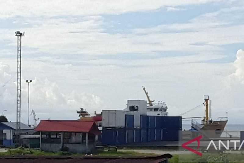Tiga Kapal Pelni Layani Angkutan Natal di Pelabuhan Biak Papua