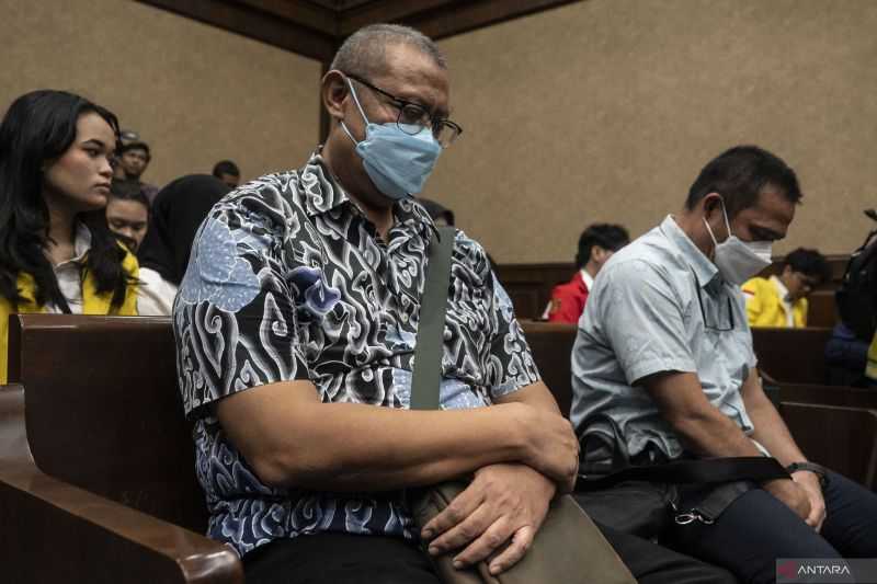 Tiga Mantan Kadis ESDM Didakwa Korupsi Timah Rugikan Negara Rp300 Triliun