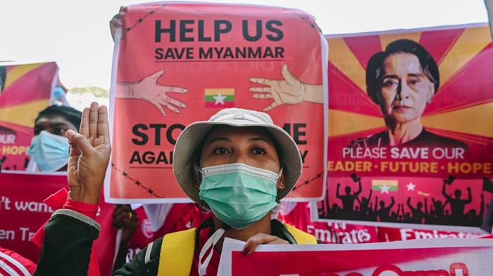 Tiga Pengunjuk Rasa di Myanmar Terluka