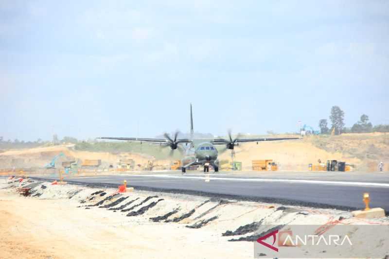 Tiga Pesawat TNI AU Uji Joba Landasan Pacu Bandara IKN