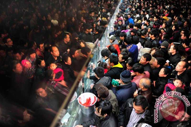Tiket Mudik Tahun Baru Imlek Mulai Diserbu Warga Tiongkok
