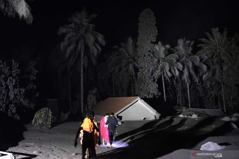 Tim BNPB Terjun Langsung, Membawa Bantuan ke Daerah Terdampak Erupsi Gunung Semeru
