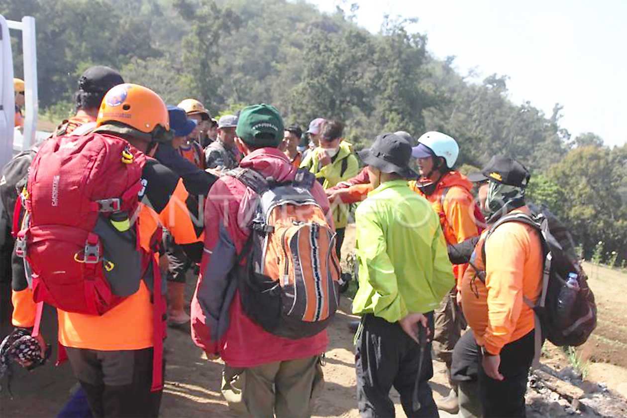 Tim Gabungan Dikerahkan untuk Tangani Kebakaran di Gunung Arjuno