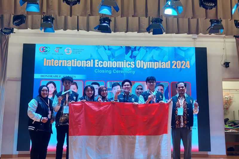 Tim Indonesia Bawa Pulang Dua Perak dan Dua Perunggu Pada IEO 2024