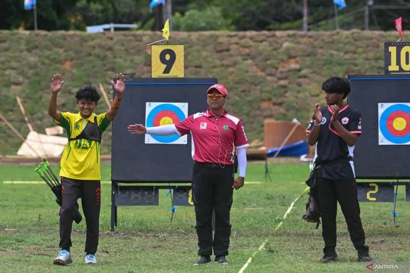 Tim Panahan DIY Kunci Medali Emas di Nomor Nasional Total Beregu Putra pada PON 2024