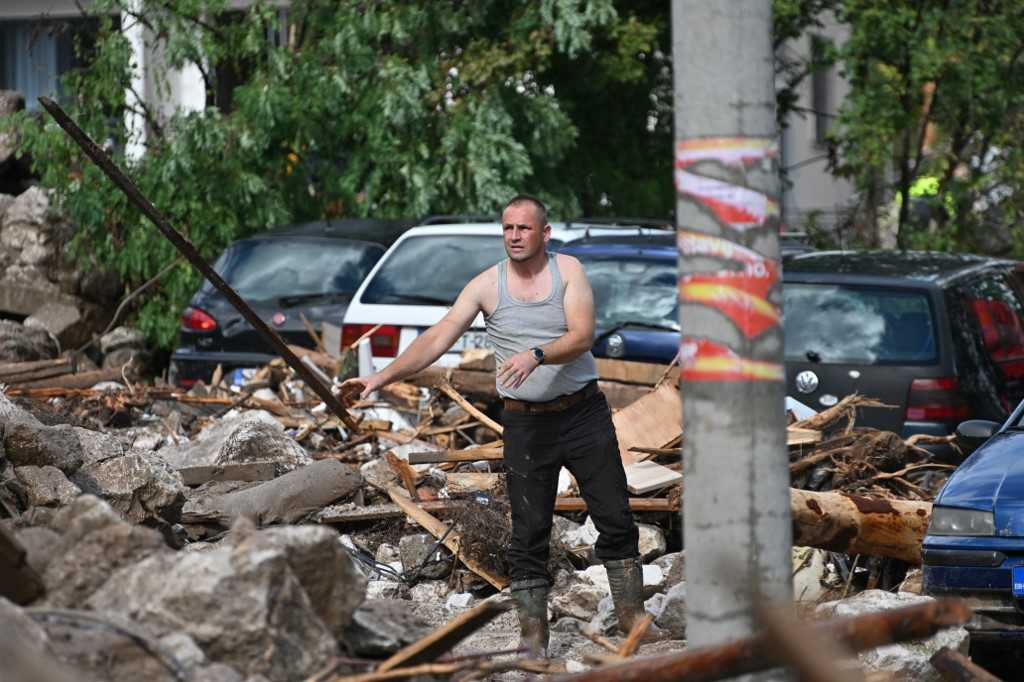 Tim Penyelamat Lanjutkan Pencarian Korban Hilang dalam Banjir Bandang di Bosnia 4