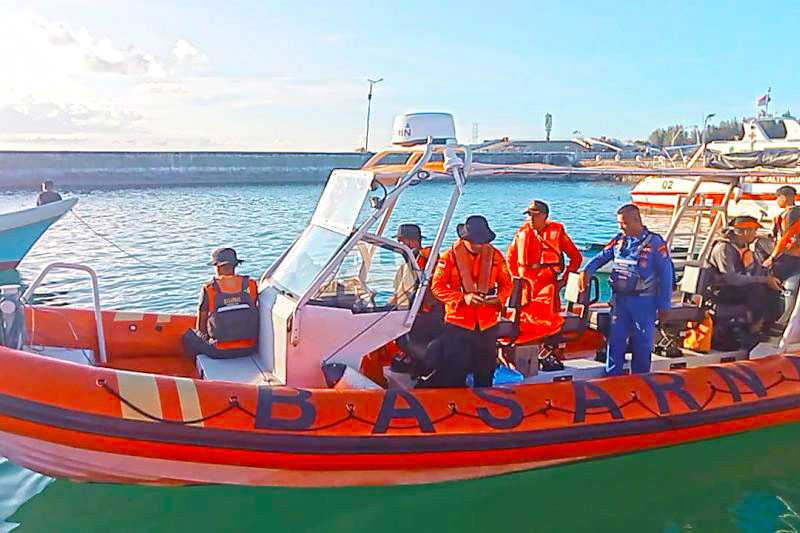 Tim SAR Evakuasi Tiga Orang yang Alami Kecelakaan Perahu di Wakatobi