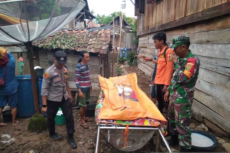 Tim SAR Gabungan Evakuasi Jasad Korban Longsor di Kabupaten Ogan Komering Ulu