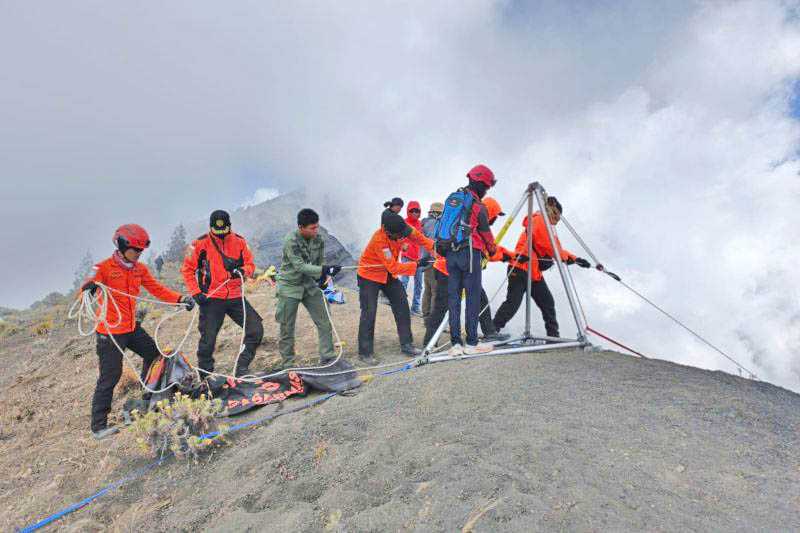 Tim SAR menemukan jasad pendaki asal Jakarta di Gunung Rinjani Lombok