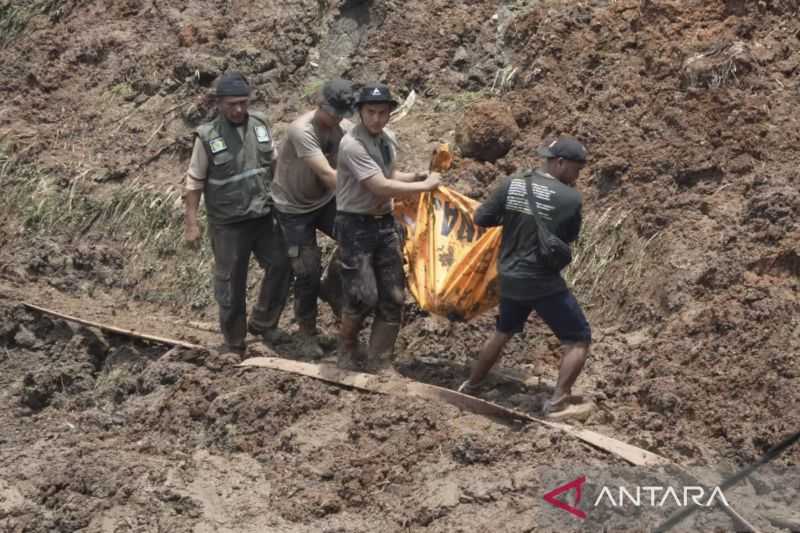 Tim SAR Temukan Satu Jasad Korban Longsor Cipongkor di Sungai Citarum