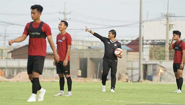 Timnas U-22 Berlatih Sambil Beradaptasi dengan Lapangan di Kamboja