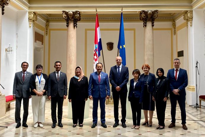 Tingkatkan Hubungan Bilateral Kedua Negara, Indonesia-Kroasia Selenggarakan Pertemuan Political Consultation di Zagreb