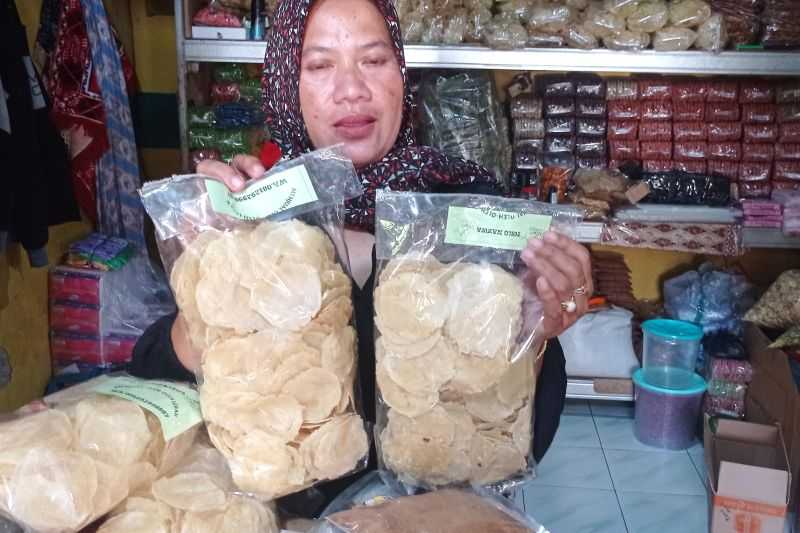 Tingkatkan Kesejahteraan Masyarakat, Kerupuk Emping Melinjo Andalan Ekonomi Warga Lebak Banten