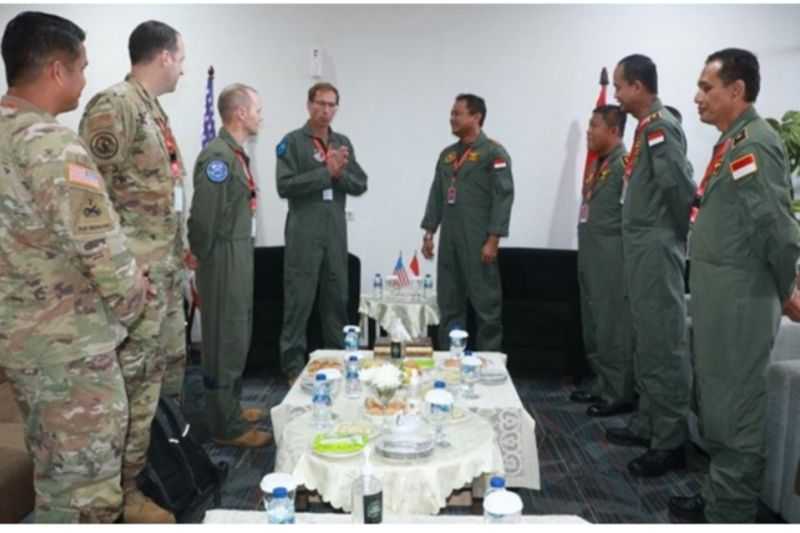 Tingkatkan Kualitas SDM Militer, Angkatan Udara Indonesia dan AS Gelar Latihan Pendaratan Pesawat Pengebom