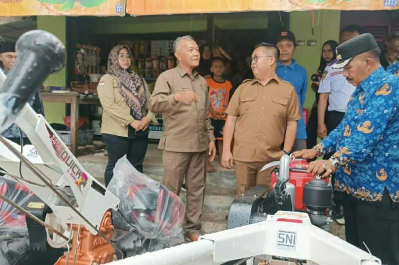 Tingkatkan Produksi Pertanian, Pemkab Kukar Salurkan 27 Traktor Tangan agar Bisa Swasembada Pangan