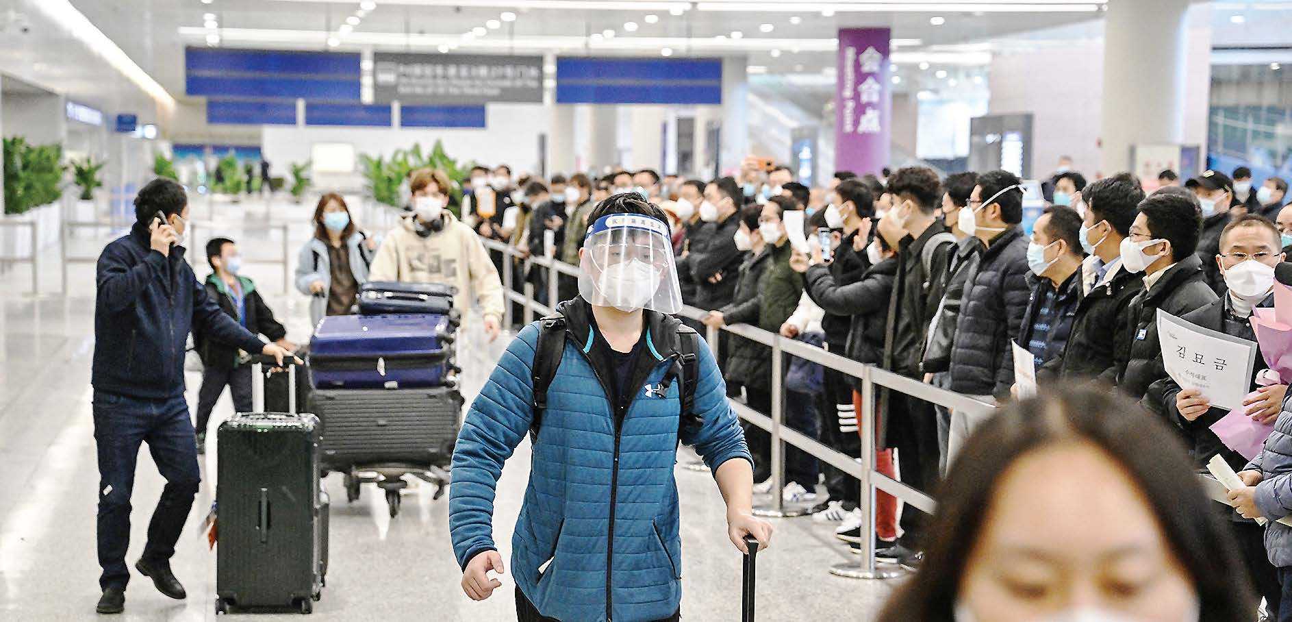 Tiongkok Bebaskan Aturan Karantina bagi Pelancong Luar Negeri