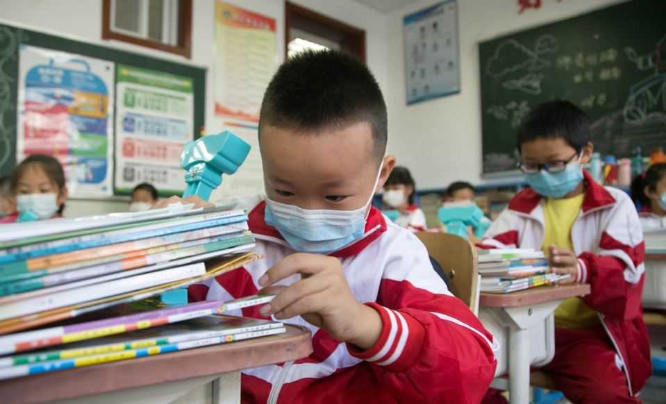 Tiongkok Cabut Aturan Wajib Masker di Sekolah dan Kampus