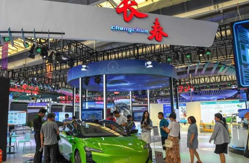 Tiongkok Dominasi Penjualan Global Mobil Energi Baru