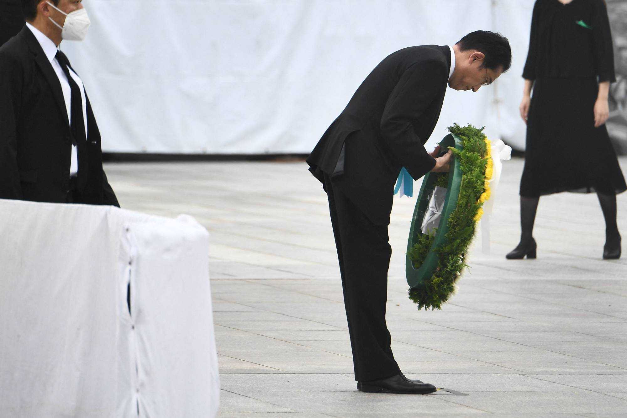 Tiongkok Kecewa, PM Fumio Kishida Kirim Persembahan ke Kuil Yasukuni, Simbol Kekejaman Jepang pada Perang Dunia II