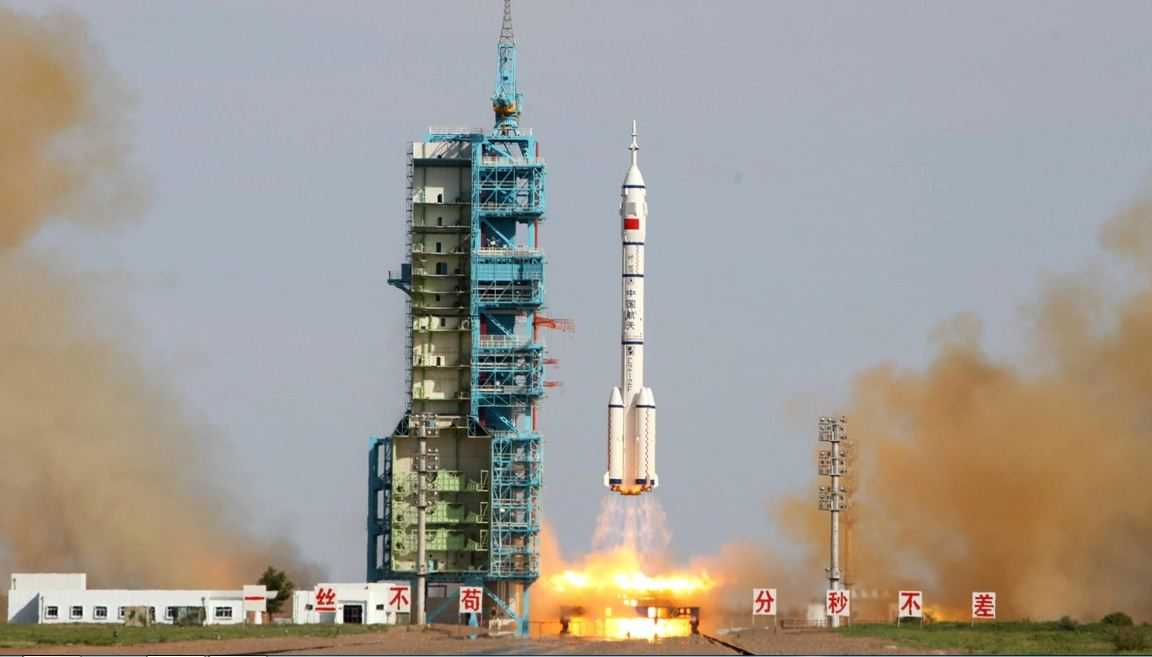 Tiongkok Luncurkan Shenzhou-14 Berawak Tiga Astronaut ke Stasiun Luar Angkasa