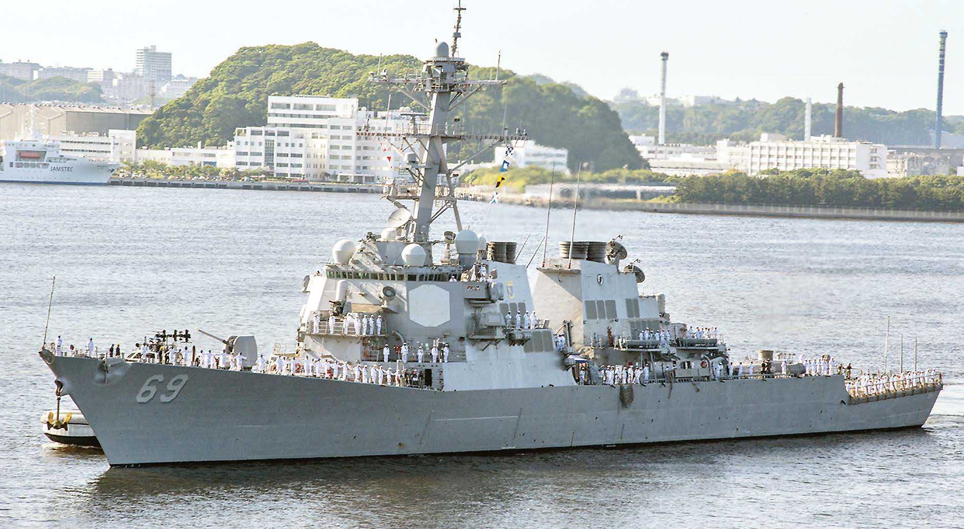 Tiongkok Usir Kapal Perang AS di Laut Tiongkok Selatan