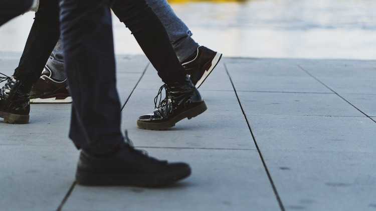 Tips Pilih Sepatu Ala Pakar Ortopedi, Cegah Benjolan Bunion pada Wanita