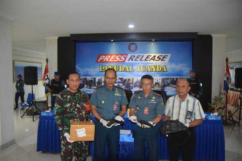 TNI AL Berhasil Gagalkan Penyelundupan Senjata Api di Bandara Juanda