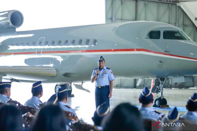 TNI AU Gelar Tradisi Penyambutan Pesawat Falcon 7X dan 8X