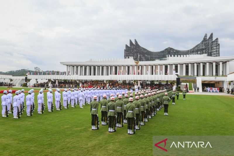 TNI AU Tampilkan Atraksi Pesawat Tempur F-16 pada Peringatan HUT RI di IKN