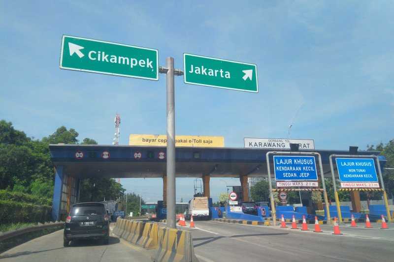 Tol Jakarta-Cikampek Ramai Lancar H-2 Larangan Mudik
