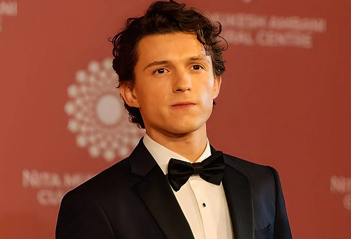 Tom Holland akan Bintangi Proyek Film Baru Arahan Christopher Nolan