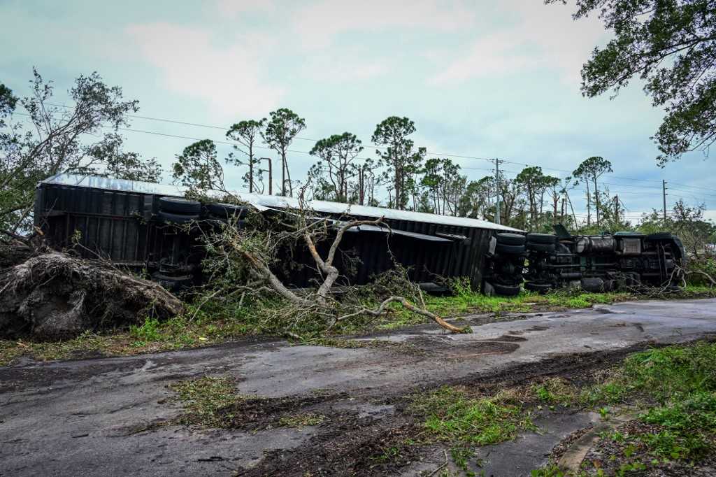 Tornado Ganas Badai Milton Hantam AS, 4 Orang Tewas 5