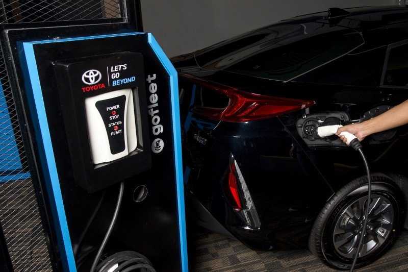 Toyota Produksi Mobil Hybrid di Indonesia Mulai 2022