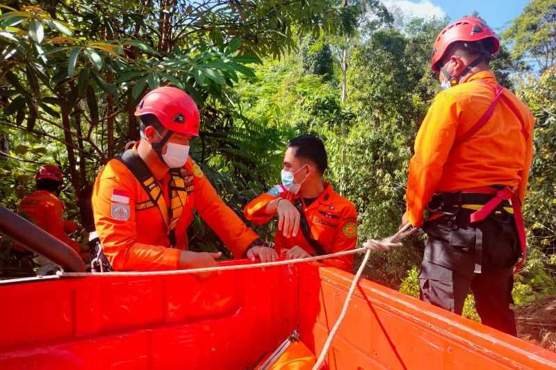 Tragis dan Mengerikan, Minibus dengan 7 Penumpang Masuk Jurang Sedalam 50 Meter di Pakpak Bharat