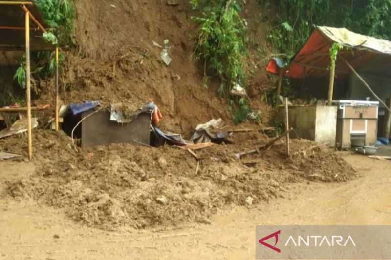 Tragis! Dua Pedagang Tewas Tertimbun Longsor di Puncak Bogor